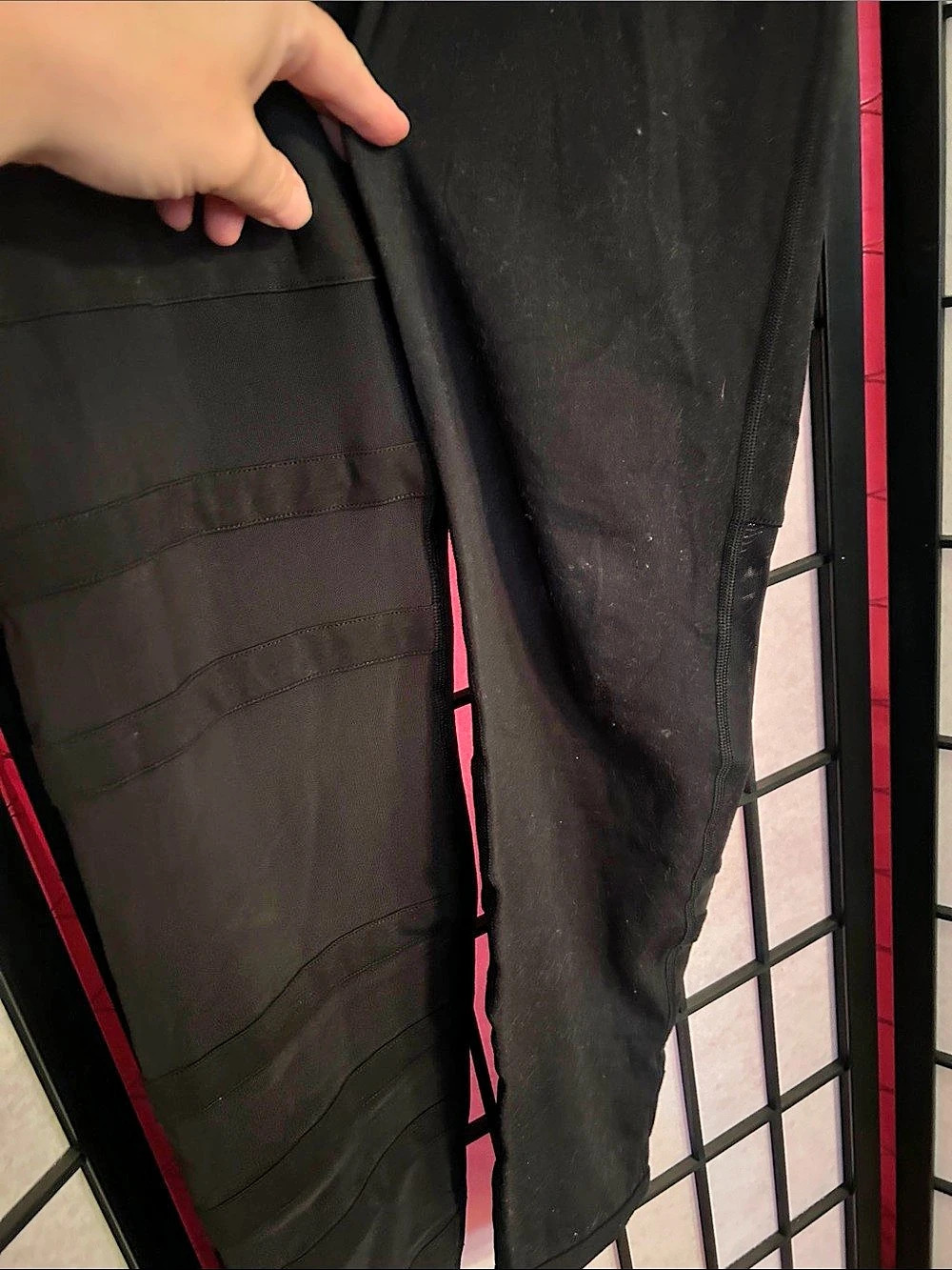 Lorna Jane Black w/Mesh pattern Leggings - Picture 3 of 5
